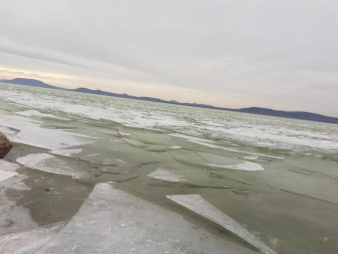 Boathouse Balatonlelle With Sauna Стая снимка